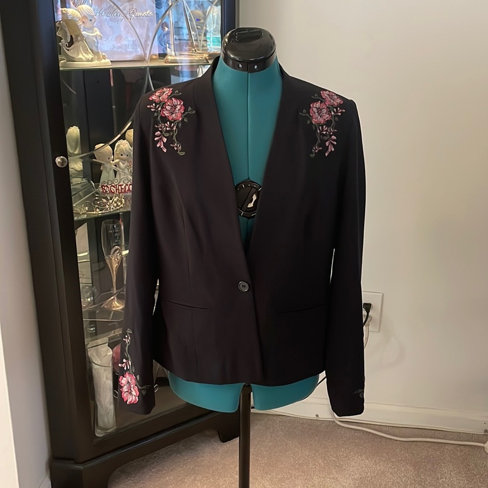 NWT XOXO Woman’s Blazer